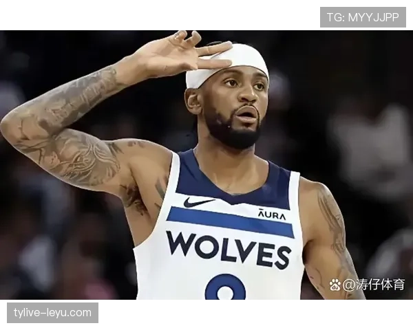 沃克:防守端的隐形领袖,正悄然重塑球队防守体系 沃克:防守端的隐形领袖,正悄然重塑球队防守体系