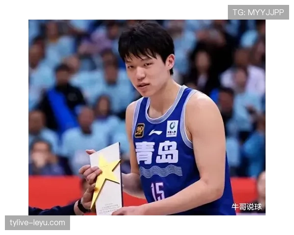 杨瀚森内线强攻表现优于全国同龄中锋，成为球队关键篮板保障