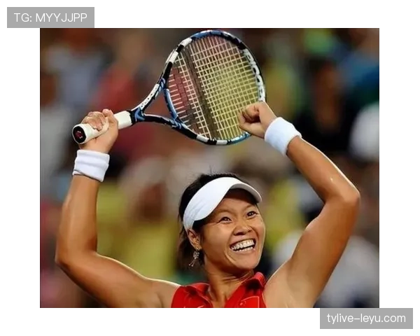 李娜球场上拼命样子，私下竟爱戴这款小众奢侈品，土豪气场藏不住了！